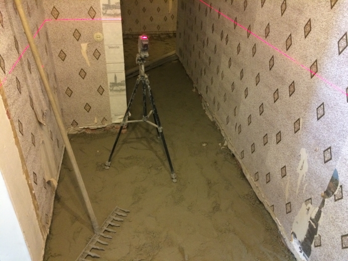 Механизированная полусухая стяжка пола в квартире, город Курск